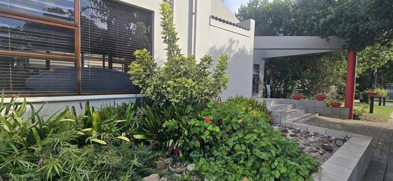 5 Bedroom Property for Sale in Hersham Western Cape
